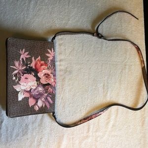NWOT Guess floral print purse